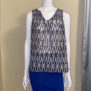 Women sleeveless top size M